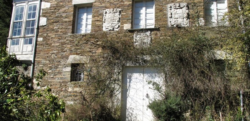 Pazo histórico con amplia finca situada a las puertas de las montañas del Caurel