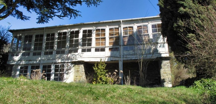 Pazo histórico con amplia finca situada a las puertas de las montañas del Caurel